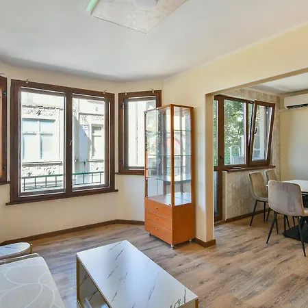 Super 2 Bedroom With Ac 바르나