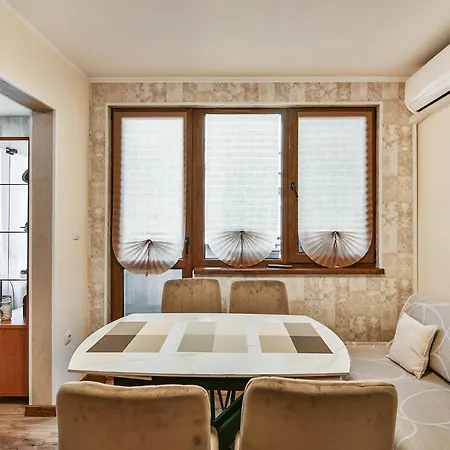 Apartment Super 2 Bedroom With Ac *